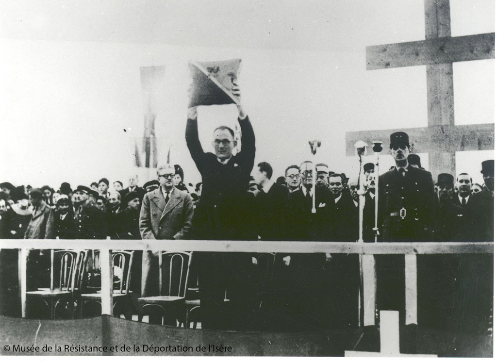 Croix de la Libération remise à la Ville de Grenoble